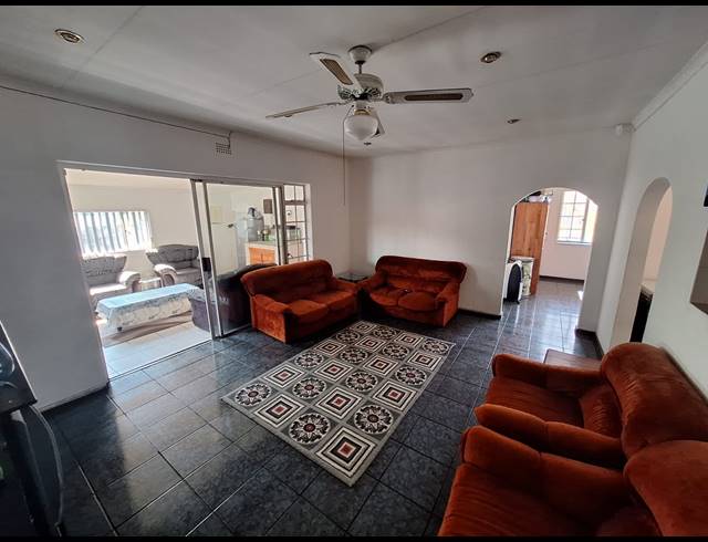 3 BEDROOM HOUSE FOR SALE IN VANDERBIJLPARK SE 6